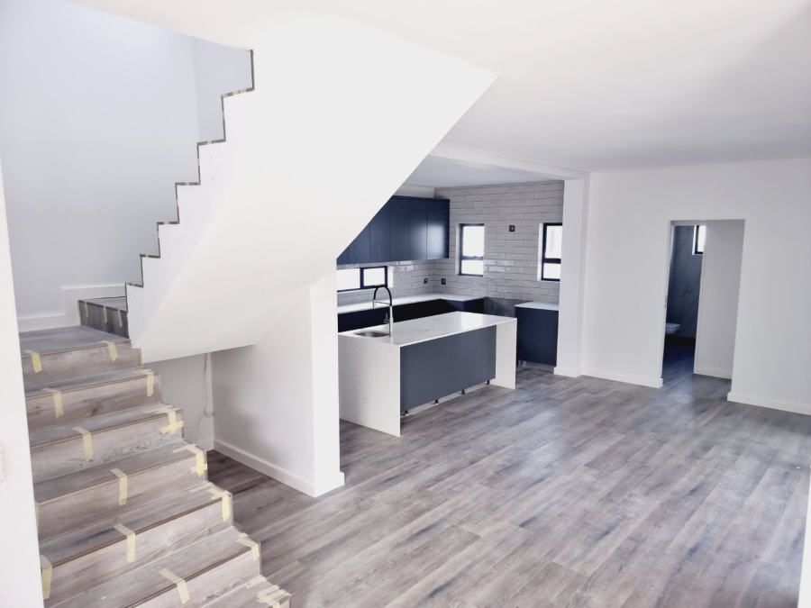 4 Bedroom Property for Sale in Sandown Western Cape